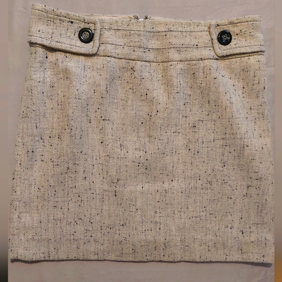 Outback Red Dresses & Skirts - Outback Red size 4 poly/wool blend skirt. 16 inches long. Dry clean.